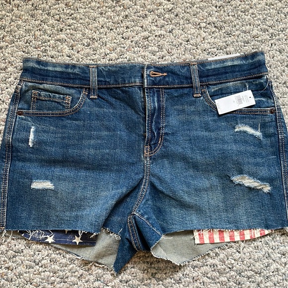 NWT: Old Navy jean shorts size 10 - Picture 1 of 4